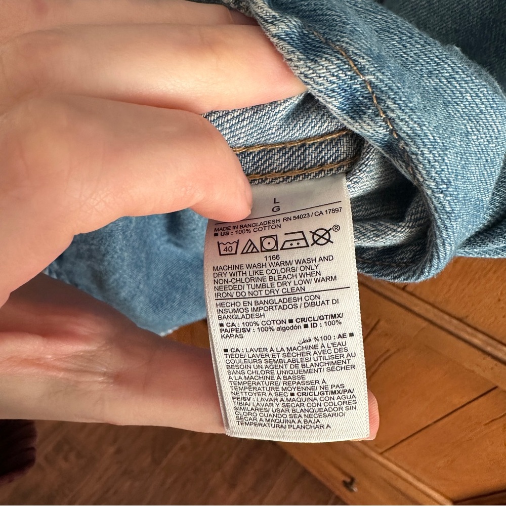 Old Navy Blue Denim Button Down Shirt - Picture 4 of 6
